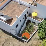 #242 Old Town - Casa De 2 By Holidays Apartment